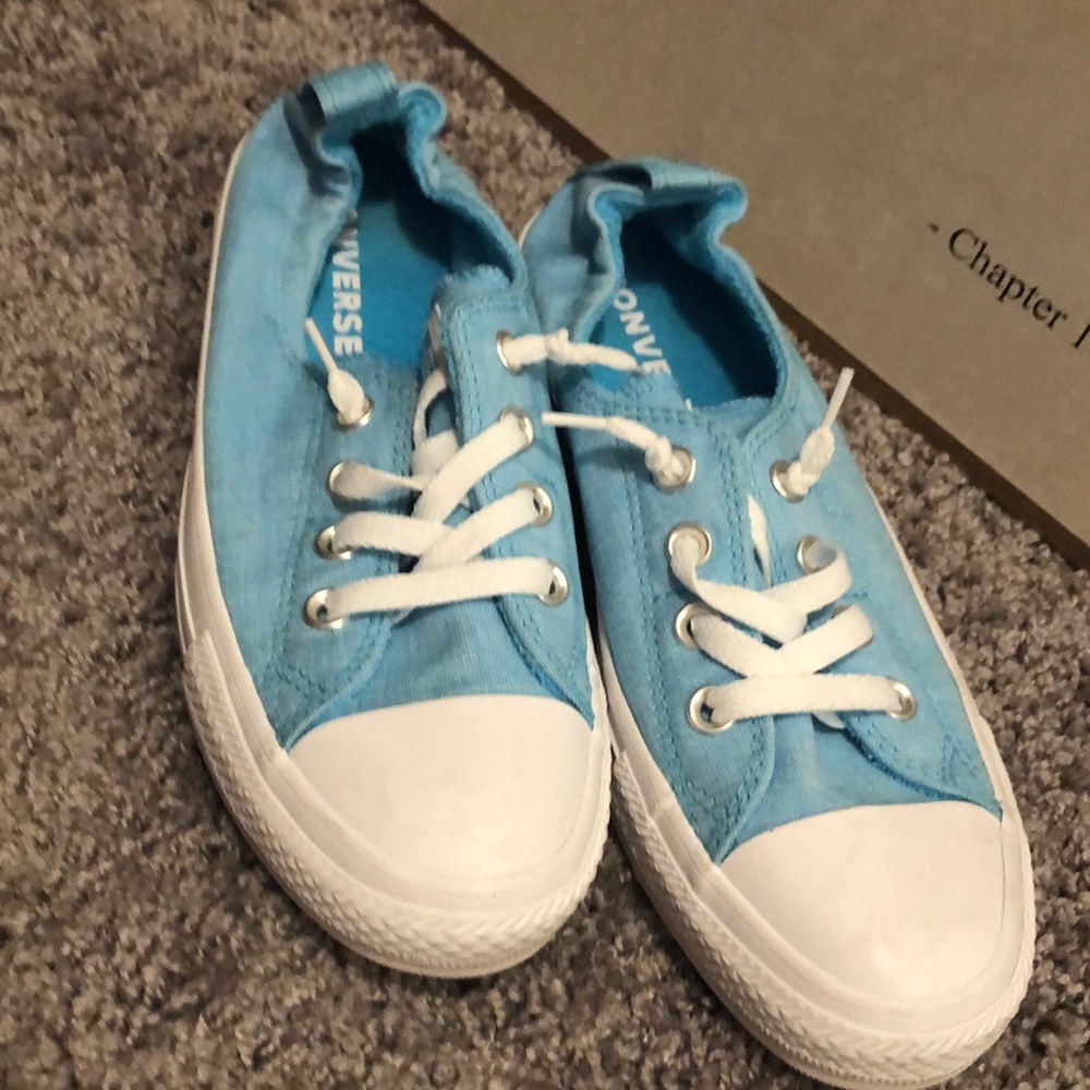 Like new Converse shorelines